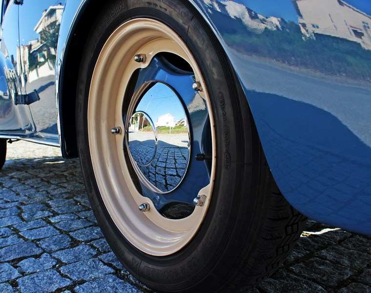 Renault 4CV